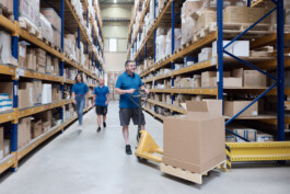 Professionelle Industriefotografie, Businessfotografie und Employer-Branding-Fotografie für Unternehmen, Handwerk und Industrie in Österreich (Tirol/Innsbruck, Vorarlberg/Bregenz/Feldkirch/Bludenz, Oberösterreich/Linz, Südtirol/Bozen und Bayern/München – Produktionsaufnahmen, Mitarbeiterporträts und Anwendungsbilder.