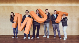  Professionelle Industriefotografie, Businessfotografie und Employer-Branding-Fotografie für Unternehmen, Handwerk und Industrie in Österreich (Tirol/Innsbruck, Vorarlberg/Bregenz/Feldkirch/Bludenz, Oberösterreich/Linz, Südtirol/Bozen und Bayern/München – Produktionsaufnahmen, Mitarbeiterporträts und Anwendungsbilder.