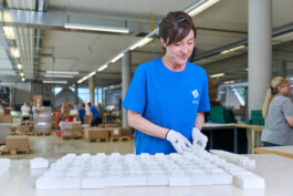 Professionelle Industriefotografie, Businessfotografie und Employer-Branding-Fotografie für Unternehmen, Handwerk und Industrie in Österreich (Tirol/Innsbruck, Vorarlberg/Bregenz/Feldkirch/Bludenz, Oberösterreich/Linz, Südtirol/Bozen und Bayern/München – Produktionsaufnahmen, Mitarbeiterporträts und Anwendungsbilder.