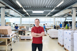 Professionelle Industriefotografie, Businessfotografie und Employer-Branding-Fotografie für Unternehmen, Handwerk und Industrie in Österreich (Tirol/Innsbruck, Vorarlberg/Bregenz/Feldkirch/Bludenz, Oberösterreich/Linz, Südtirol/Bozen und Bayern/München – Produktionsaufnahmen, Mitarbeiterporträts und Anwendungsbilder.