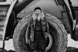 Industriefotograf Vorarlberg bei der Arbeit in Fabriken und Produktionshallen in Feldkirch, Bludenz, Dornbirn. Professionelle Industriefotografie, Businessfotografie und Employer-Branding-Fotografie für Unternehmen, Handwerk und Industrie in Österreich (Tirol/Innsbruck, Vorarlberg/Bregenz/Feldkirch/Bludenz, Oberösterreich/Linz, Südtirol/Bozen und Bayern/München – Produktionsaufnahmen, Mitarbeiterporträts und Anwendungsbilder.