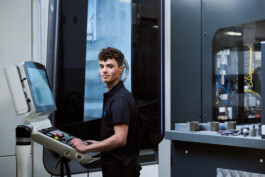 Industrieanlage bei Wörgl im Tiroler Unterland Professionelle Industriefotografie, Businessfotografie und Employer-Branding-Fotografie für Unternehmen, Handwerk und Industrie in Österreich (Tirol/Innsbruck, Vorarlberg/Bregenz/Feldkirch/Bludenz, Oberösterreich/Linz, Südtirol/Bozen und Bayern/München – Produktionsaufnahmen, Mitarbeiterporträts und Anwendungsbilder.