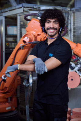 Professionelle Industriefotografie Vorarlberg: Mitarbeiter und Maschinen in Feldkirch, Bludenz, Dornbirn. Professionelle Industriefotografie, Businessfotografie und Employer-Branding-Fotografie für Unternehmen, Handwerk und Industrie in Österreich (Tirol/Innsbruck, Vorarlberg/Bregenz/Feldkirch/Bludenz, Oberösterreich/Linz, Südtirol/Bozen und Bayern/München – Produktionsaufnahmen, Mitarbeiterporträts und Anwendungsbilder.