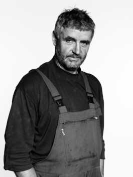 Professionelle Industriefotografie, Businessfotografie und Employer-Branding-Fotografie für Unternehmen, Handwerk und Industrie in Österreich (Tirol/Innsbruck, Vorarlberg/Bregenz/Feldkirch/Bludenz, Oberösterreich/Linz, Südtirol/Bozen und Bayern/München – Produktionsaufnahmen, Mitarbeiterporträts und Anwendungsbilder.