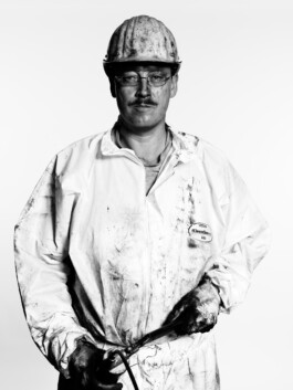 Professionelle Industriefotografie, Businessfotografie und Employer-Branding-Fotografie für Unternehmen, Handwerk und Industrie in Österreich (Tirol/Innsbruck, Vorarlberg/Bregenz/Feldkirch/Bludenz, Oberösterreich/Linz, Südtirol/Bozen und Bayern/München – Produktionsaufnahmen, Mitarbeiterporträts und Anwendungsbilder.