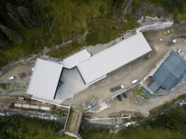  Professionelle Industriefotografie, Businessfotografie und Employer-Branding-Fotografie für Unternehmen, Handwerk und Industrie in Österreich (Tirol/Innsbruck, Vorarlberg/Bregenz/Feldkirch/Bludenz, Oberösterreich/Linz, Südtirol/Bozen und Bayern/München – Produktionsaufnahmen, Mitarbeiterporträts und Anwendungsbilder.