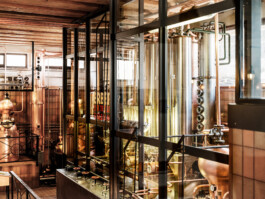  Professionelle Industriefotografie, Businessfotografie und Employer-Branding-Fotografie für Unternehmen, Handwerk und Industrie in Österreich (Tirol/Innsbruck, Vorarlberg/Bregenz/Feldkirch/Bludenz, Oberösterreich/Linz, Südtirol/Bozen und Bayern/München – Produktionsaufnahmen, Mitarbeiterporträts und Anwendungsbilder.