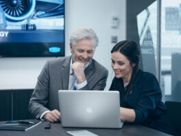  Professionelle Industriefotografie, Businessfotografie und Employer-Branding-Fotografie für Unternehmen, Handwerk und Industrie in Österreich (Tirol/Innsbruck, Vorarlberg/Bregenz/Feldkirch/Bludenz, Oberösterreich/Linz, Südtirol/Bozen und Bayern/München – Produktionsaufnahmen, Mitarbeiterporträts und Anwendungsbilder.