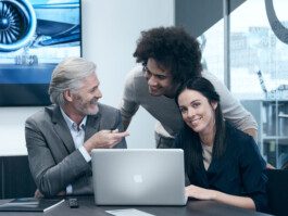  Professionelle Industriefotografie, Businessfotografie und Employer-Branding-Fotografie für Unternehmen, Handwerk und Industrie in Österreich (Tirol/Innsbruck, Vorarlberg/Bregenz/Feldkirch/Bludenz, Oberösterreich/Linz, Südtirol/Bozen und Bayern/München – Produktionsaufnahmen, Mitarbeiterporträts und Anwendungsbilder.