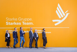 Professionelle Industriefotografie, Businessfotografie und Employer-Branding-Fotografie für Unternehmen, Handwerk und Industrie in Österreich (Tirol/Innsbruck, Vorarlberg/Bregenz/Feldkirch/Bludenz, Oberösterreich/Linz, Südtirol/Bozen und Bayern/München – Produktionsaufnahmen, Mitarbeiterporträts und Anwendungsbilder.