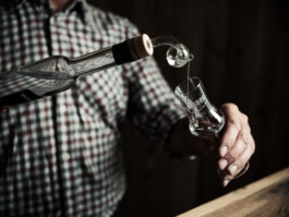 Professionelle Industriefotografie, Businessfotografie und Employer-Branding-Fotografie für Unternehmen, Handwerk und Industrie in Österreich (Tirol/Innsbruck, Vorarlberg/Bregenz/Feldkirch/Bludenz, Oberösterreich/Linz, Südtirol/Bozen und Bayern/München – Produktionsaufnahmen, Mitarbeiterporträts und Anwendungsbilder.