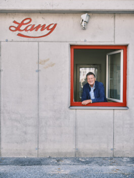  Professionelle Industriefotografie, Businessfotografie und Employer-Branding-Fotografie für Unternehmen, Handwerk und Industrie in Österreich (Tirol/Innsbruck, Vorarlberg/Bregenz/Feldkirch/Bludenz, Oberösterreich/Linz, Südtirol/Bozen und Bayern/München – Produktionsaufnahmen, Mitarbeiterporträts und Anwendungsbilder.