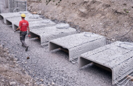 Professionelle Industriefotografie, Businessfotografie und Employer-Branding-Fotografie für Unternehmen, Handwerk und Industrie in Österreich (Tirol/Innsbruck, Vorarlberg/Bregenz/Feldkirch/Bludenz, Oberösterreich/Linz, Südtirol/Bozen und Bayern/München – Produktionsaufnahmen, Mitarbeiterporträts und Anwendungsbilder.