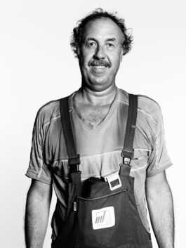 Professionelle Industriefotografie, Businessfotografie und Employer-Branding-Fotografie für Unternehmen, Handwerk und Industrie in Österreich (Tirol/Innsbruck, Vorarlberg/Bregenz/Feldkirch/Bludenz, Oberösterreich/Linz, Südtirol/Bozen und Bayern/München – Produktionsaufnahmen, Mitarbeiterporträts und Anwendungsbilder.