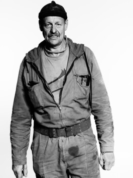 Professionelle Industriefotografie, Businessfotografie und Employer-Branding-Fotografie für Unternehmen, Handwerk und Industrie in Österreich (Tirol/Innsbruck, Vorarlberg/Bregenz/Feldkirch/Bludenz, Oberösterreich/Linz, Südtirol/Bozen und Bayern/München – Produktionsaufnahmen, Mitarbeiterporträts und Anwendungsbilder.