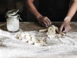  Professionelle Industriefotografie, Businessfotografie und Employer-Branding-Fotografie für Unternehmen, Handwerk und Industrie in Österreich (Tirol/Innsbruck, Vorarlberg/Bregenz/Feldkirch/Bludenz, Oberösterreich/Linz, Südtirol/Bozen und Bayern/München – Produktionsaufnahmen, Mitarbeiterporträts und Anwendungsbilder.