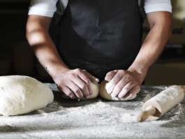 Professionelle Industriefotografie, Businessfotografie und Employer-Branding-Fotografie für Unternehmen, Handwerk und Industrie in Österreich (Tirol/Innsbruck, Vorarlberg/Bregenz/Feldkirch/Bludenz, Oberösterreich/Linz, Südtirol/Bozen und Bayern/München – Produktionsaufnahmen, Mitarbeiterporträts und Anwendungsbilder.