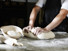  Professionelle Industriefotografie, Businessfotografie und Employer-Branding-Fotografie für Unternehmen, Handwerk und Industrie in Österreich (Tirol/Innsbruck, Vorarlberg/Bregenz/Feldkirch/Bludenz, Oberösterreich/Linz, Südtirol/Bozen und Bayern/München – Produktionsaufnahmen, Mitarbeiterporträts und Anwendungsbilder.