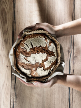  Professionelle Industriefotografie, Businessfotografie und Employer-Branding-Fotografie für Unternehmen, Handwerk und Industrie in Österreich (Tirol/Innsbruck, Vorarlberg/Bregenz/Feldkirch/Bludenz, Oberösterreich/Linz, Südtirol/Bozen und Bayern/München – Produktionsaufnahmen, Mitarbeiterporträts und Anwendungsbilder.