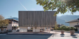  Professionelle Industriefotografie, Businessfotografie und Employer-Branding-Fotografie für Unternehmen, Handwerk und Industrie in Österreich (Tirol/Innsbruck, Vorarlberg/Bregenz/Feldkirch/Bludenz, Oberösterreich/Linz, Südtirol/Bozen und Bayern/München – Produktionsaufnahmen, Mitarbeiterporträts und Anwendungsbilder.