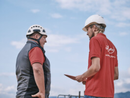 Professionelle Industriefotografie, Businessfotografie und Employer-Branding-Fotografie für Unternehmen, Handwerk und Industrie in Österreich (Tirol/Innsbruck, Vorarlberg/Bregenz/Feldkirch/Bludenz, Oberösterreich/Linz, Südtirol/Bozen und Bayern/München – Produktionsaufnahmen, Mitarbeiterporträts und Anwendungsbilder.