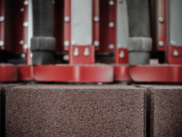  Professionelle Industriefotografie, Businessfotografie und Employer-Branding-Fotografie für Unternehmen, Handwerk und Industrie in Österreich (Tirol/Innsbruck, Vorarlberg/Bregenz/Feldkirch/Bludenz, Oberösterreich/Linz, Südtirol/Bozen und Bayern/München – Produktionsaufnahmen, Mitarbeiterporträts und Anwendungsbilder.