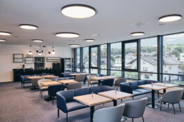  Professionelle Industriefotografie, Businessfotografie und Employer-Branding-Fotografie für Unternehmen, Handwerk und Industrie in Österreich (Tirol/Innsbruck, Vorarlberg/Bregenz/Feldkirch/Bludenz, Oberösterreich/Linz, Südtirol/Bozen und Bayern/München – Produktionsaufnahmen, Mitarbeiterporträts und Anwendungsbilder.