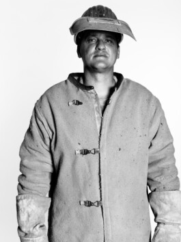 Professionelle Industriefotografie, Businessfotografie und Employer-Branding-Fotografie für Unternehmen, Handwerk und Industrie in Österreich (Tirol/Innsbruck, Vorarlberg/Bregenz/Feldkirch/Bludenz, Oberösterreich/Linz, Südtirol/Bozen und Bayern/München – Produktionsaufnahmen, Mitarbeiterporträts und Anwendungsbilder.