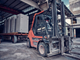 Professionelle Industriefotografie, Businessfotografie und Employer-Branding-Fotografie für Unternehmen, Handwerk und Industrie in Österreich (Tirol/Innsbruck, Vorarlberg/Bregenz/Feldkirch/Bludenz, Oberösterreich/Linz, Südtirol/Bozen und Bayern/München – Produktionsaufnahmen, Mitarbeiterporträts und Anwendungsbilder.