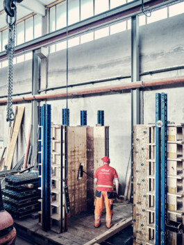  Professionelle Industriefotografie, Businessfotografie und Employer-Branding-Fotografie für Unternehmen, Handwerk und Industrie in Österreich (Tirol/Innsbruck, Vorarlberg/Bregenz/Feldkirch/Bludenz, Oberösterreich/Linz, Südtirol/Bozen und Bayern/München – Produktionsaufnahmen, Mitarbeiterporträts und Anwendungsbilder.