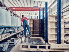 Professionelle Industriefotografie, Businessfotografie und Employer-Branding-Fotografie für Unternehmen, Handwerk und Industrie in Österreich (Tirol/Innsbruck, Vorarlberg/Bregenz/Feldkirch/Bludenz, Oberösterreich/Linz, Südtirol/Bozen und Bayern/München – Produktionsaufnahmen, Mitarbeiterporträts und Anwendungsbilder.