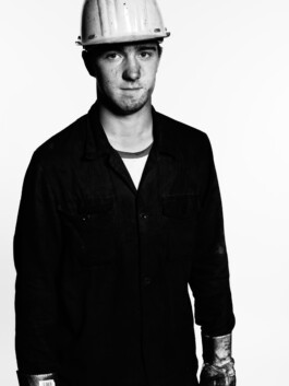 Professionelle Industriefotografie, Businessfotografie und Employer-Branding-Fotografie für Unternehmen, Handwerk und Industrie in Österreich (Tirol/Innsbruck, Vorarlberg/Bregenz/Feldkirch/Bludenz, Oberösterreich/Linz, Südtirol/Bozen und Bayern/München – Produktionsaufnahmen, Mitarbeiterporträts und Anwendungsbilder.