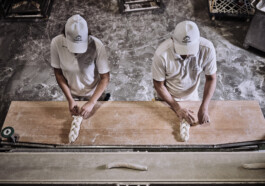 Professionelle Industriefotografie, Businessfotografie und Employer-Branding-Fotografie für Unternehmen, Handwerk und Industrie in Österreich (Tirol/Innsbruck, Vorarlberg/Bregenz/Feldkirch/Bludenz, Oberösterreich/Linz, Südtirol/Bozen und Bayern/München – Produktionsaufnahmen, Mitarbeiterporträts und Anwendungsbilder.