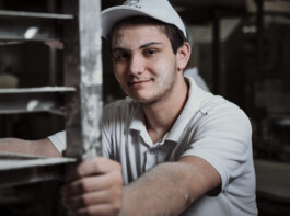 Professionelle Industriefotografie, Businessfotografie und Employer-Branding-Fotografie für Unternehmen, Handwerk und Industrie in Österreich (Tirol/Innsbruck, Vorarlberg/Bregenz/Feldkirch/Bludenz, Oberösterreich/Linz, Südtirol/Bozen und Bayern/München – Produktionsaufnahmen, Mitarbeiterporträts und Anwendungsbilder.