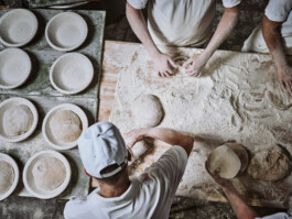 Professionelle Industriefotografie, Businessfotografie und Employer-Branding-Fotografie für Unternehmen, Handwerk und Industrie in Österreich (Tirol/Innsbruck, Vorarlberg/Bregenz/Feldkirch/Bludenz, Oberösterreich/Linz, Südtirol/Bozen und Bayern/München – Produktionsaufnahmen, Mitarbeiterporträts und Anwendungsbilder.